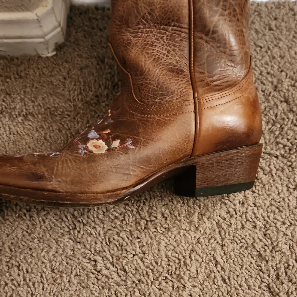 Shyanne Floral Embroidered Tan Heeled Boots - Picture 5 of 6